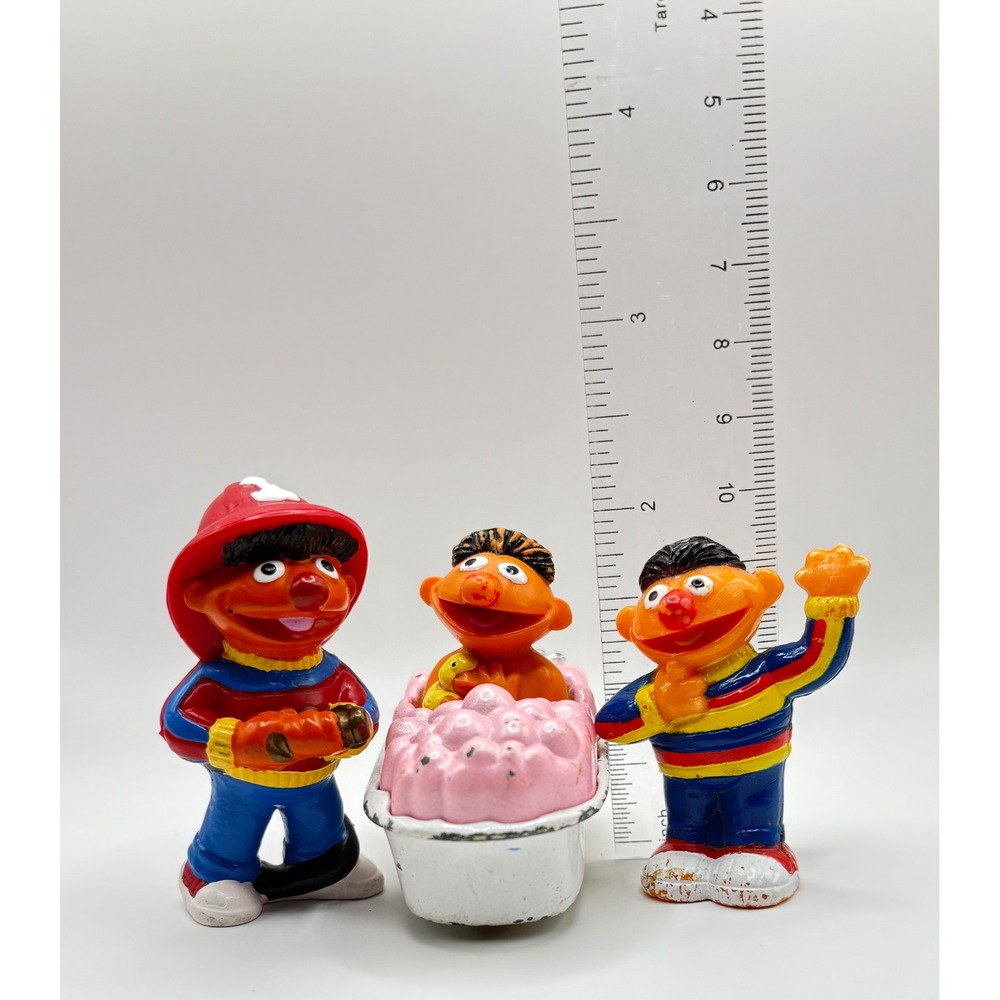 Vintage 1987 Playskool Sesame Street Ernie PVC Figure Lot Bathtub Fireman 3pc - Picture 2 of 9
